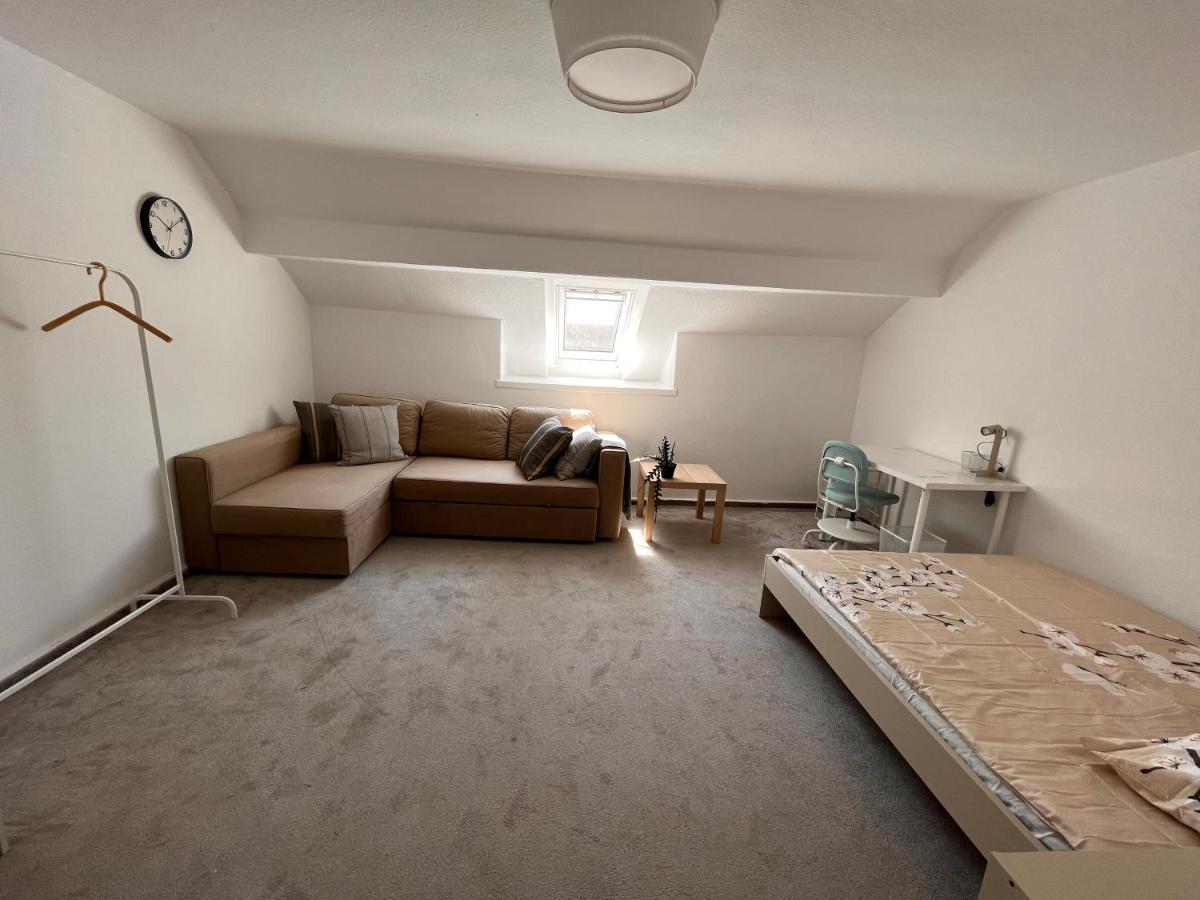 Ein Schoenes Zimmer In Kiel Esterno foto